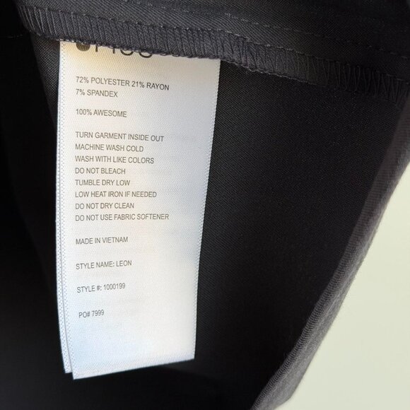 Figs Leon Three-Pocket Scrub Top in Charcoal, Size Medium - Picture 7 of 8